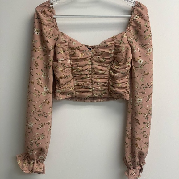 Floral crop top with slightly puffy sleeves - Picture 1 of 1